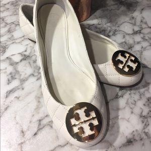 Tory Burch quilted white flats in great condition